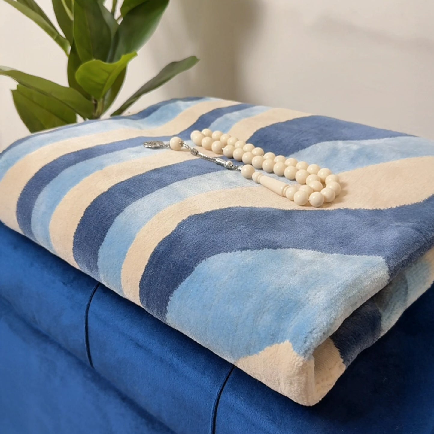 Al Noor Padded Prayer Mat Arched Blue with Handbag