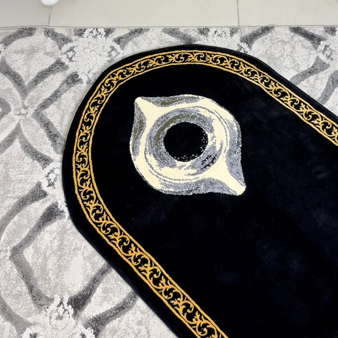 Round Black Stone Prayer Mat