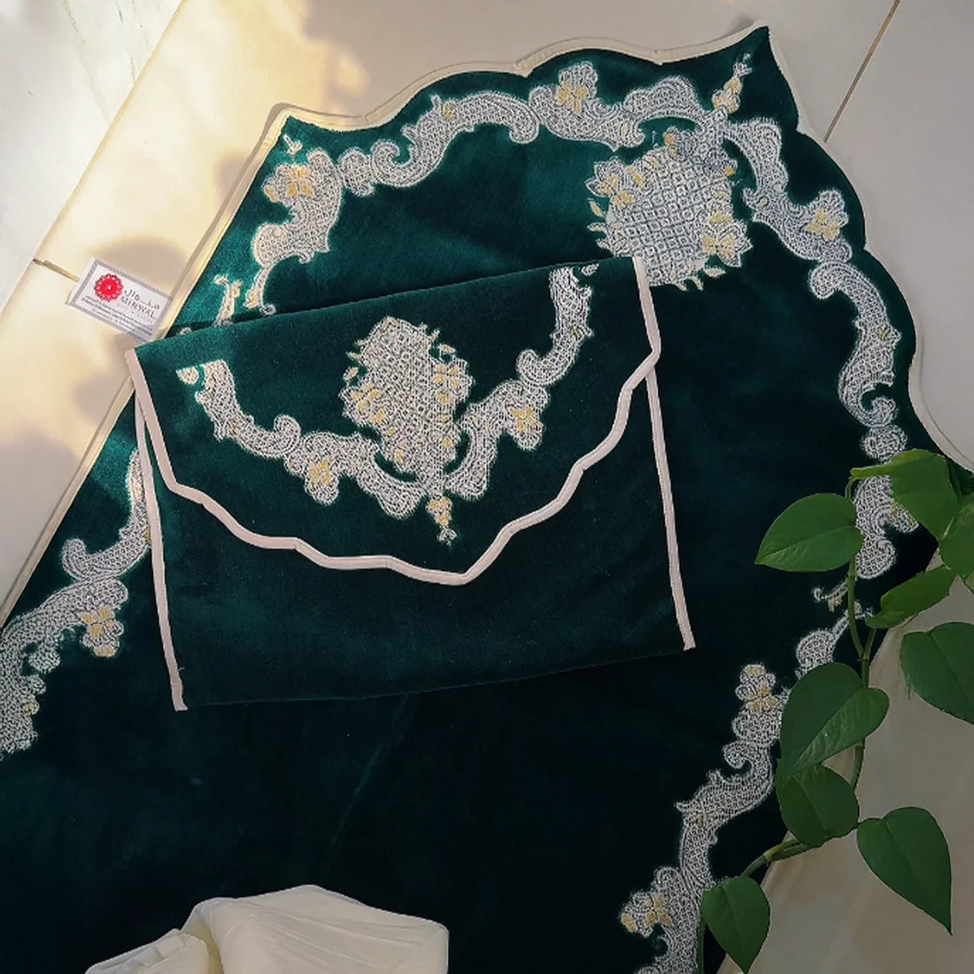 Minwal Modern Padded Prayer Mat Arched Green with Handbag