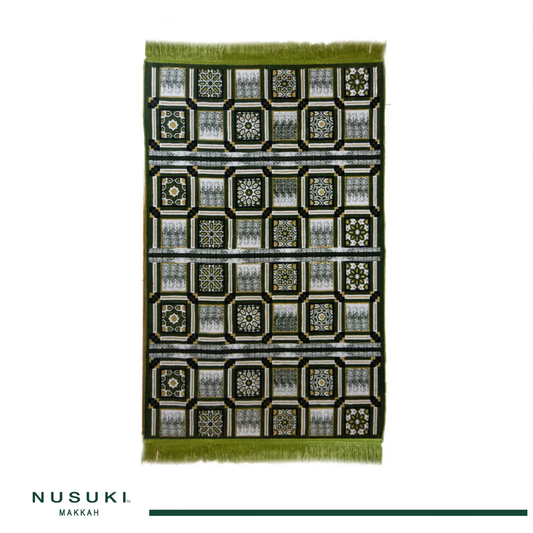 Minwal Al Mutamayiza XL Green Prayer Mat – Salah Rug for Men & Women